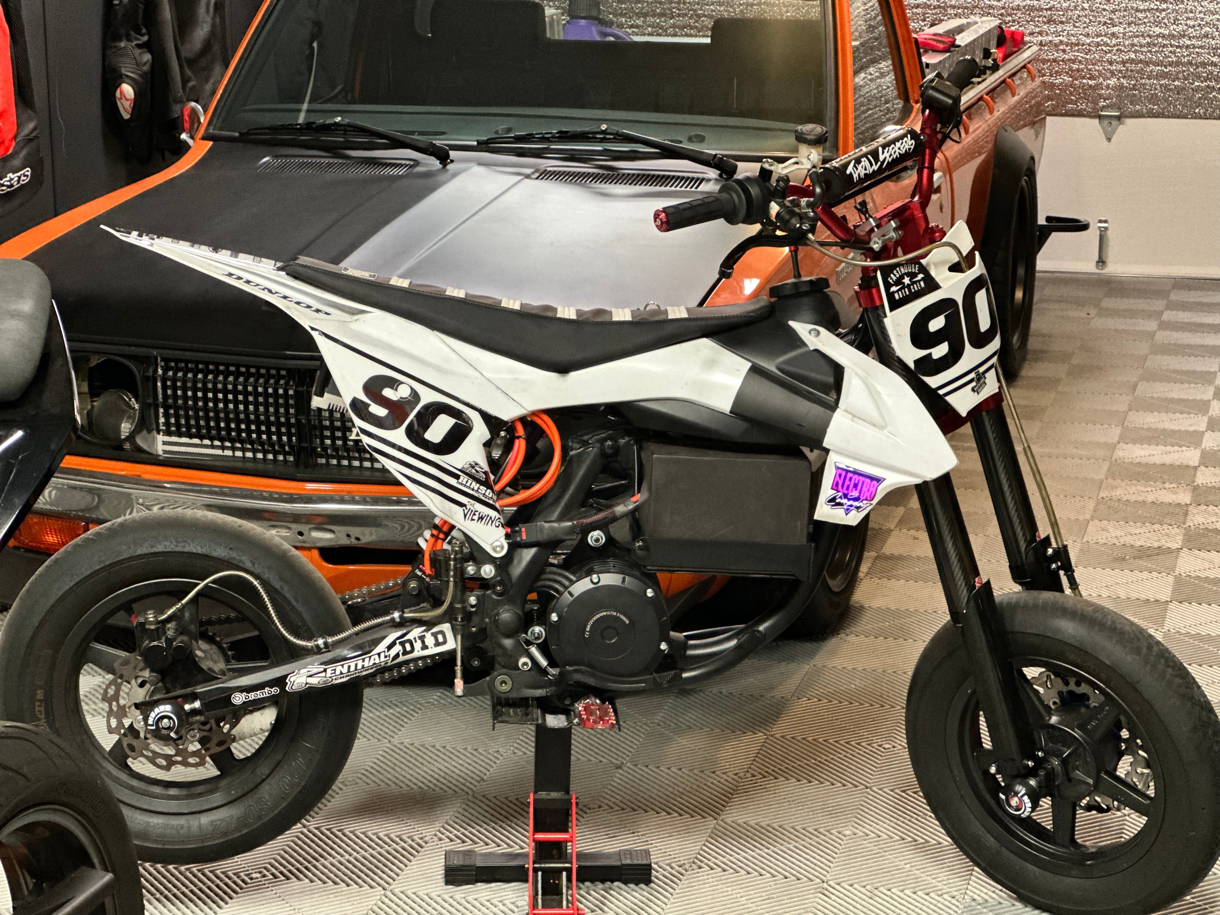 Electric MiniMotard photo 71